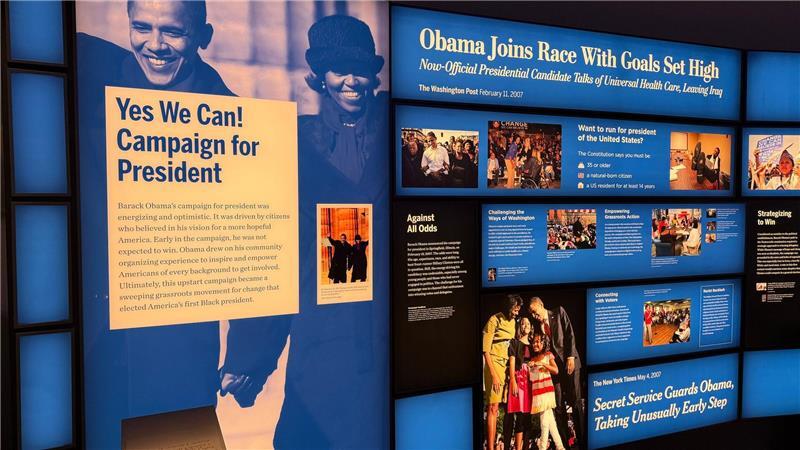 Teil der Ausstellung ist Obamas Werdegang.