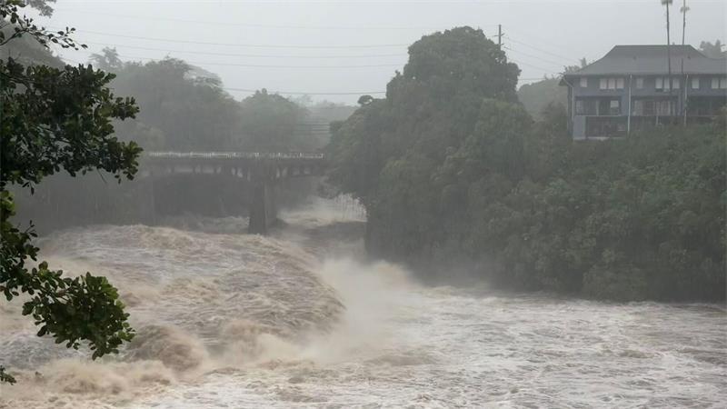 Hurrikan „Lala“ zerstört mehr als 100 Häuser auf Hawaii Teile der Insel sind noch von der Außenwelt abgeschnitten.