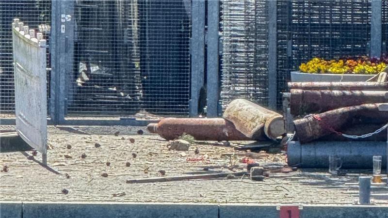 Ostsee-Ort Timmendorfer Strand: Knalltraumata nach Explosion Teile der explodierten Gasflasche sollen laut einem Augenzeugen bis ins Wasser geflogen sein.
