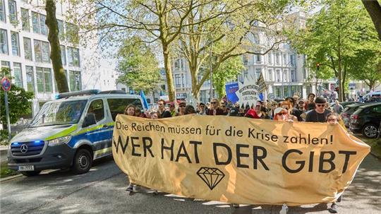 Teilnehmer der Demonstration „Wir haben die Scheiße so satt“.