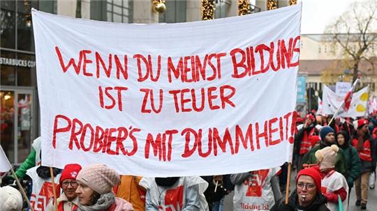 Teilnehmer des Bildungsstreiktages in Karlsruhe.