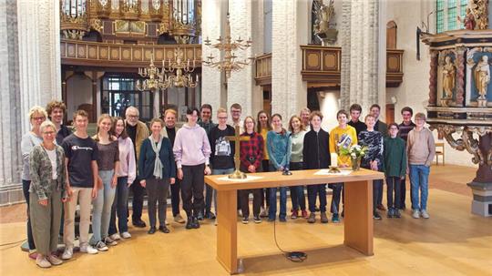Teilnehmer und Dozenten beim 15. Stader Jugend-Orgelforum 2023.