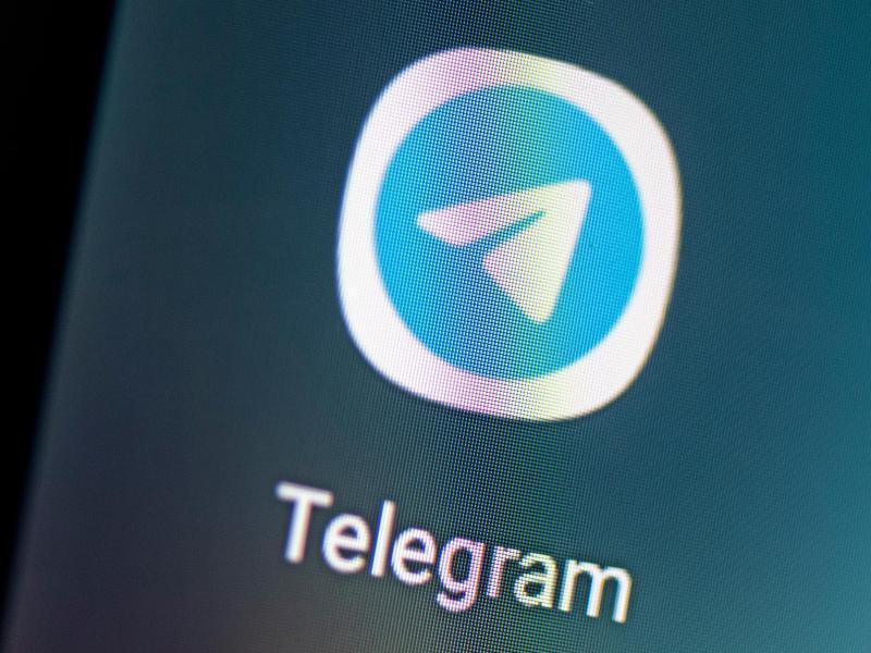 Telegram hat den Ruf, jegliche Inhalte ohne Moderation zuzulassen. Foto: Fabian Sommer/dpa