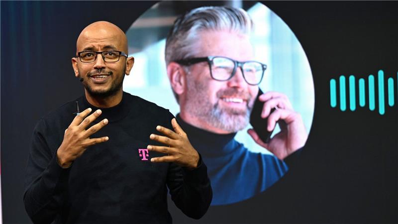 Telekom-Technologievorstand Abdu Mudesir möchte bald loslegen mit dem KI-Assistenten.