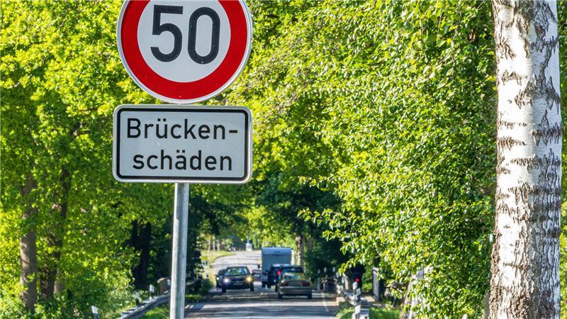 Der Landkreis Stade ließ 55 Brücken unter die Lupe nehmen Tempo 50 zum Schutz der Autofahrer und der Brücke über die Schwinge im Zuge der K1 bei Fredenbeck. Die Sanierung soll in diesem Jahr erfolgen.