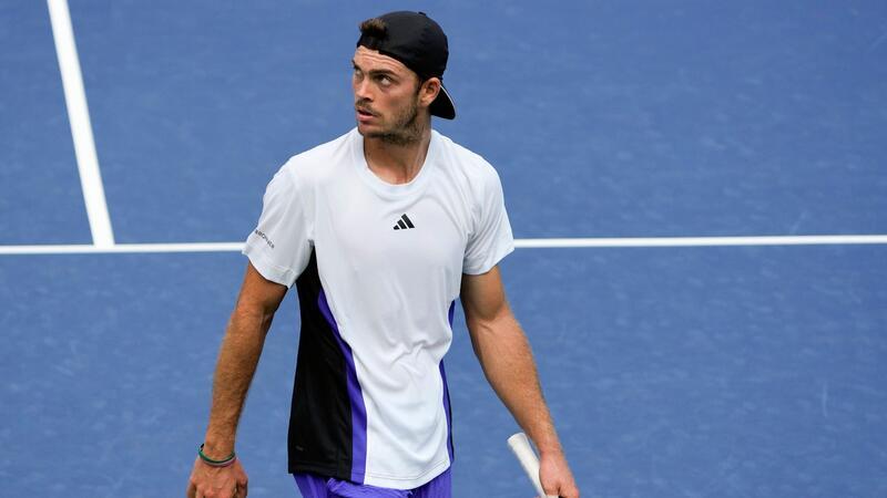 Davis-Cup-Team verliert Gruppen-Finale gegen die USA Tennisprofi Maximilian Marterer verliert nach zwei Siegen in Zhuhai sein drittes Einzel der Woche.