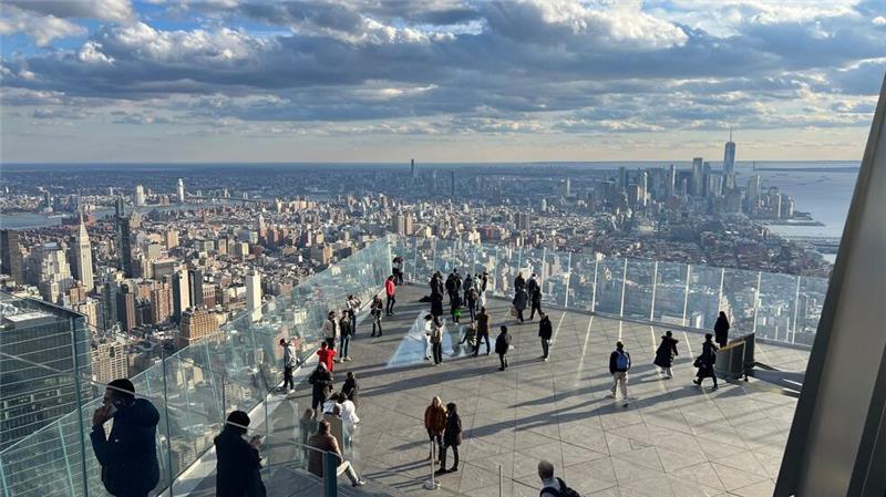 Teure beste Aussicht - New Yorks Wolkenkratzer im Wettbewerb Terrasse mit Aussicht: „The Edge“.