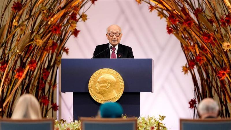 Terumi Tanaka hielt den Nobelvortrag im Namen seiner Organisation.
