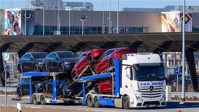 Tesla schaffte im ersten Vierteljahr ein Absatzplus im Vergleich zu einem schwachen Vorjahresquartal. (Archivbild)