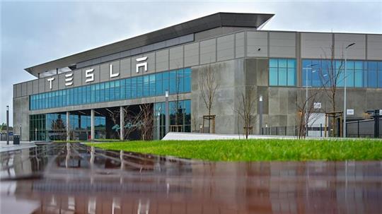 Tesla will vom 12. Februar an die Produktion wieder voll aufnehmen.