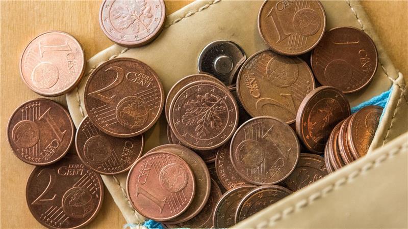 Teuer in der Herstellung, oft verschwunden in Sparschweinen und Sammelbüchsen: Über eine Abschaffung von Ein- und Zwei-Cent-Münzen wird immer wieder diskutiert. (Symbolbild)