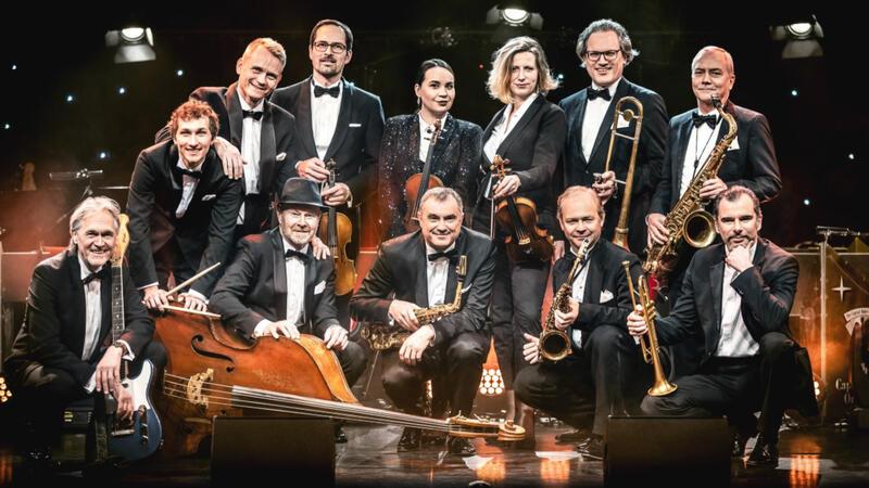 The Capital Dance Orchestra lädt zu „Swinging Christmas“ ins Stadeum ein.