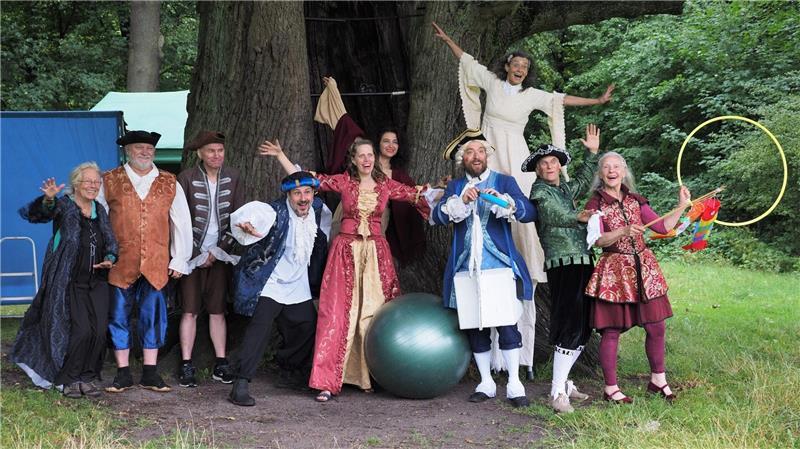 Theater für Familien: "Die Delikaten" gastieren auf der Museumsinsel und erzählen von den unglaublichen Heldentaten des Baron von Münchhausen.