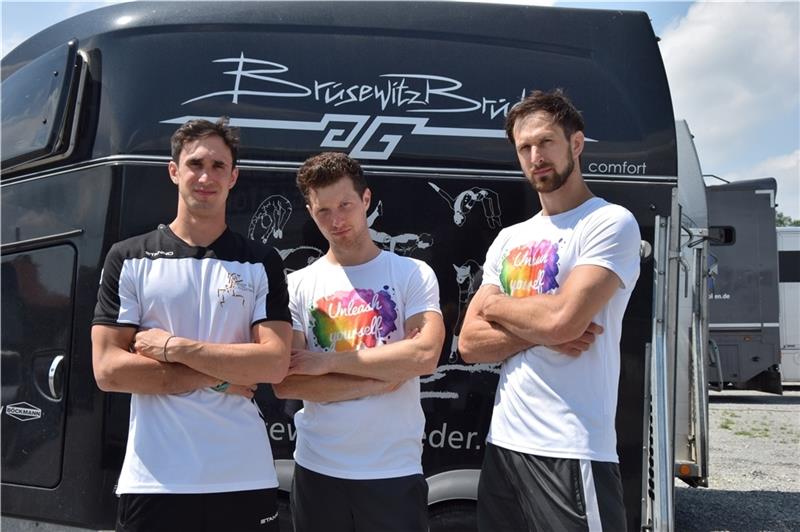 Drei für Deutschland: Brüsewitz-Brüder kämpfen um Weltmeistertitel Thomas Brüsewitz, Jannik Heiland und Viktor Brüsewitz (von links) sind alle bei der WM in Budapest am Start und könnten Historisches schaffen.