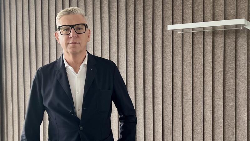 Impfzentrum-Planer Thomas D. Boner: „Es ging tatsächlich darum, die Welt zu retten“ Thomas D. Boner ist in Hamburg geboren und aufgewachsen, hier studierte er Pharmazie.
