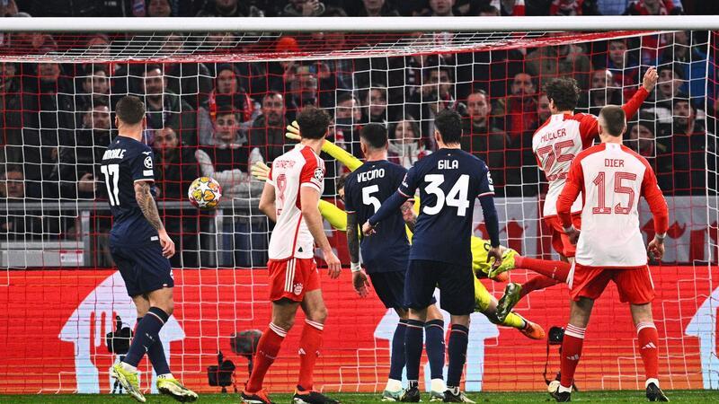 Großer Sieg für Tuchel und Bayern: Kanes Wembley-Traum lebt Thomas Müller (2.v.r.) erhöhte kurz vor der Pause auf 2:0.