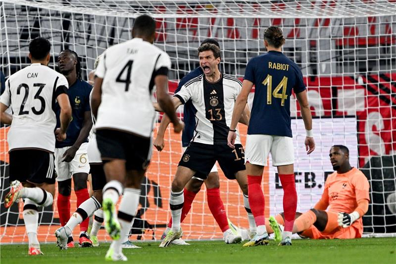 Völler erweckt DFB-Elf – und muss jetzt eigentlich weitermachen Thomas Müller (M) erzielte das Tor zum 1:0.