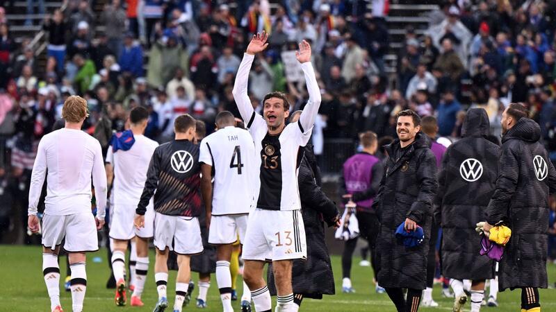 Müller hofft auf EM-Fest wie 2006: „Absolut magisch“ Thomas Müller hofft auf ein Fußballfest zur EM 2024.