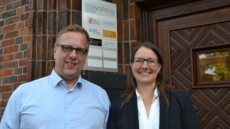 Thomas Rackow und Alexandra Kleine-Natrop bieten seit zweieinhalb Jahren Coworking-Plätze in Stade-Ottenbeck an.