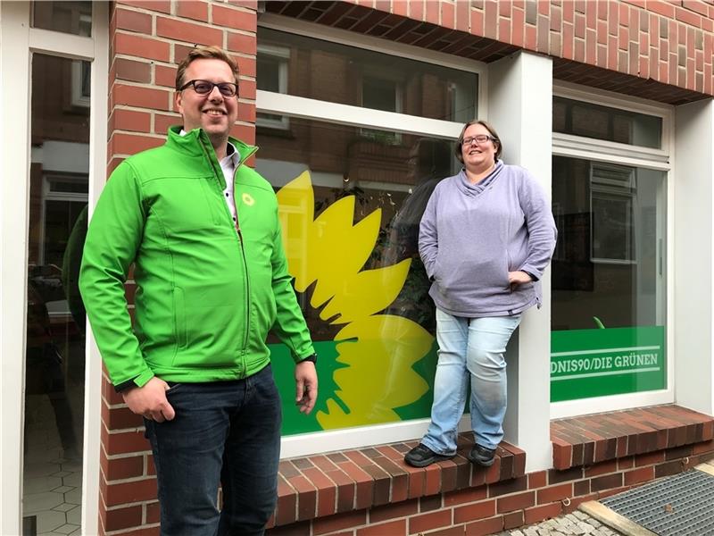 Thomas Rackow und Bettina Deutelmoser gehören zum Vorstandsteam der Stader Grünen. Foto: Helfferich