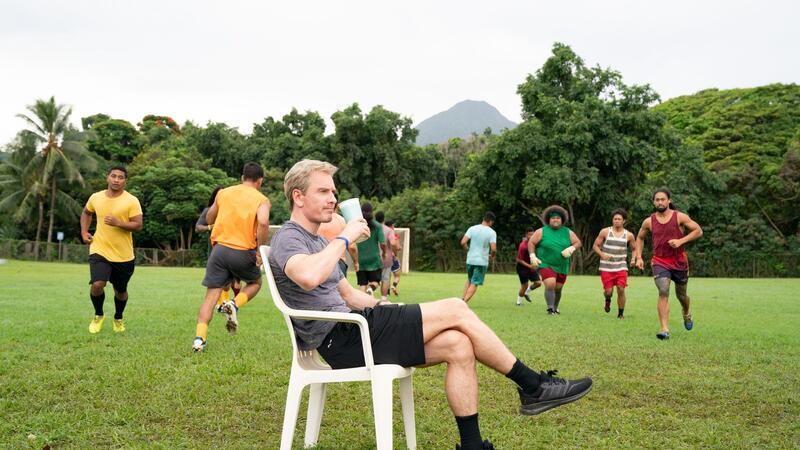 Thomas Rongen (Michael Fassbender) trainiert das Nationalteam der kleinen Insel Amerikanisch-Samoa.