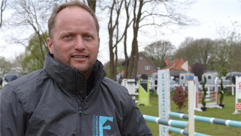 Thomas Rüsch (45) ist neuer 1. Vorsitzender des RV Fredenbeck. Der Verein von der Geest ist mit 750 Mitgliedern der größte Reitverein im Landkreis Stade.