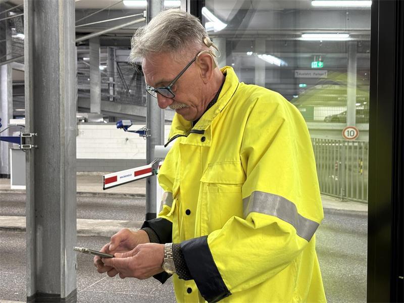 „Langweilig wird mir nie“: Aus dem Alltag eines Stader Parkwächters Thomas Schulz hat Feierabend und schaltet die Rufumleitung aus.