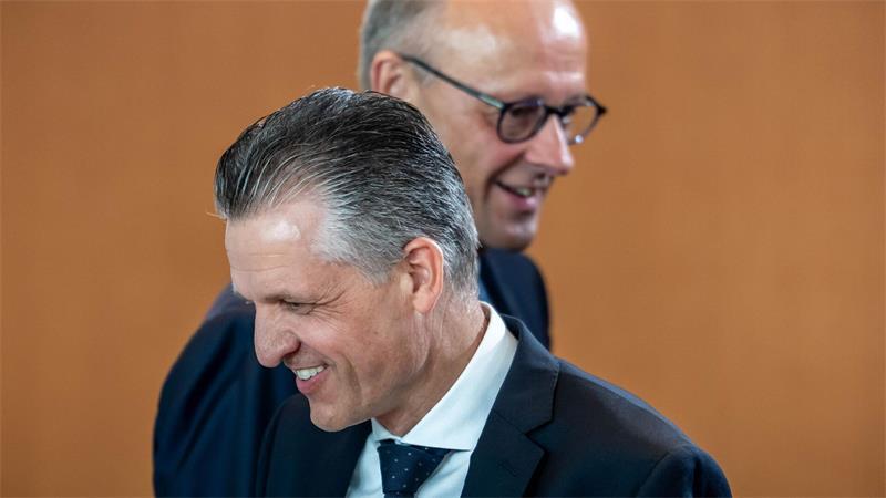 Auf dem Karussell: Das neue Team Merz Thorsten Frei wechselt vom Kanzleramt an die Spitze der Unionsfraktion.