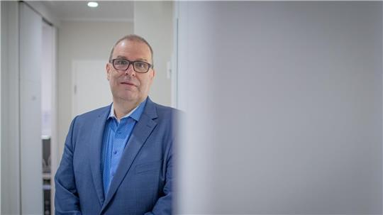 Thorsten Krüger (SPD) ist der neue Landrat im Cuxland. Foto: Arnd Hartmann
