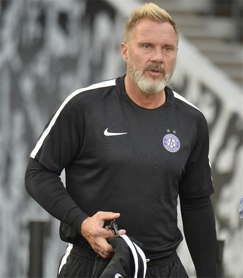 Thorsten Fink war bis November 2022 Trainer von Al-Nasr SC in Dubai. Foto: Pfarrhofer/APA/dpa
