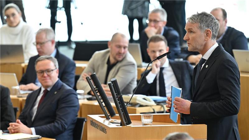 Thüringens AfD-Fraktionschef Björn Höcke warf Voigt Vertrauensverlust in der Bevölkerung vor. 