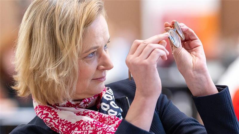 Thüringens BSW-Chefin Katja Wolf stellte in Ilmenau Parteimitgliedern den Koalitionsvertrag vor.