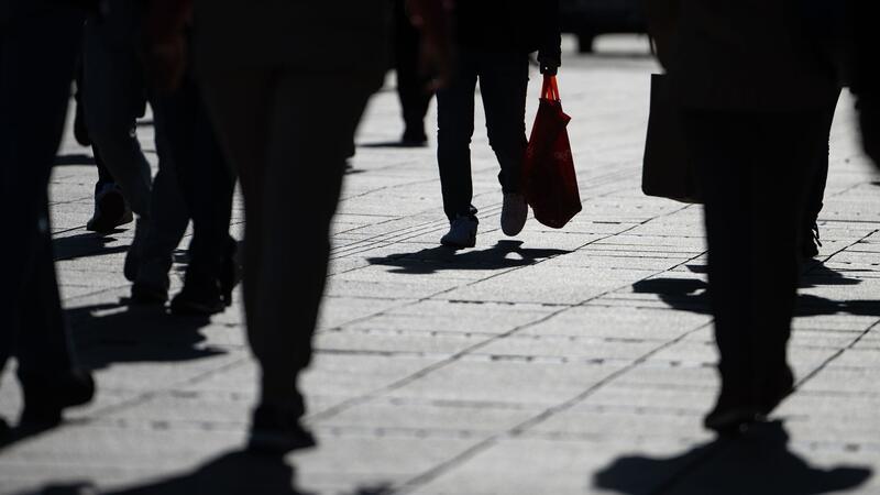 Marktforscher: Kauflust bleibt im Keller Tiefstand: Geringer war die Kauflust der Menschen in Deutschland zuletzt während der Finanzkrise im Jahr 2008.