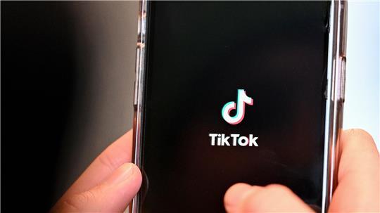 Tiktok ist vor allem bei Jüngeren beliebt. (Archivbild)