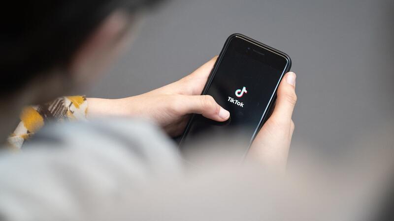 US-Behörde mit neuen Vorwürfen gegen Tiktok Tiktok wehrt sich in den USA gegen ein Gesetz, das einen Eigentümerwechsel erzwingen soll.