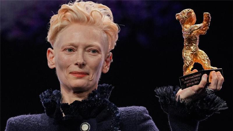 Tilda Swinton wird für ihr Lebenswerk geehrt.