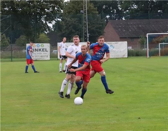 Till Peters schoss den FC Oste/Oldendorf II in der Nachspielzeit zum Sieg in Stade. Foto: Brunsch