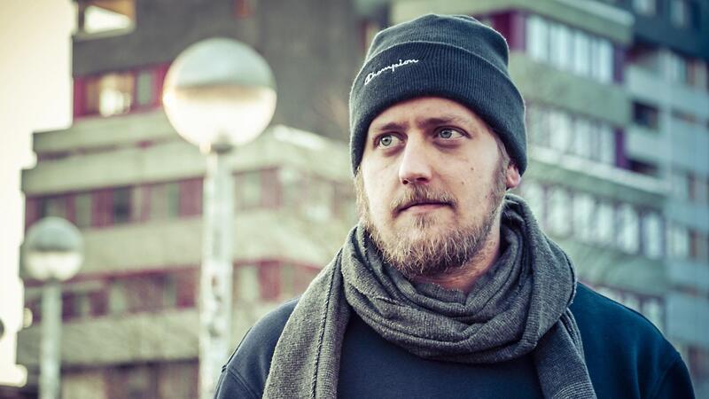 Poeten messen sich beim Poetry-Slam „Die Speicherpoeten“ in Freiburg Tilman Döring gilt als einer der vielseitigsten und erfolgreichsten Poetry-Slammer der deutschsprachigen Szene.