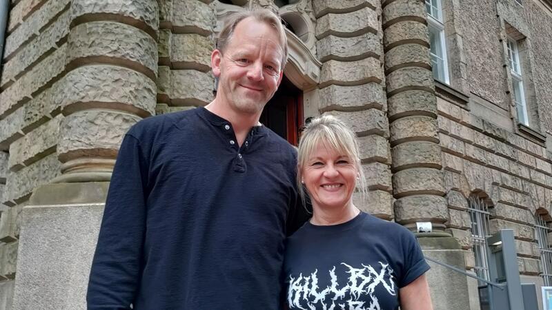 24 Konzerte auf sieben Bühnen: So lief das Hanse Song Festival in Stade Tilmann Weißer und Britta Rust vor dem Landgericht.