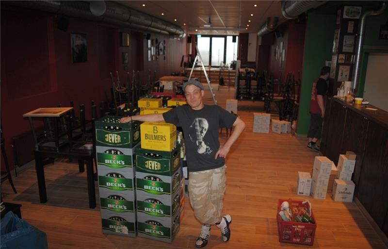 Tim Franz in seinem neuen Pub: Noch sind die Handwerker am Werk, die ersten Getränke wurden am Freitag geliefert.