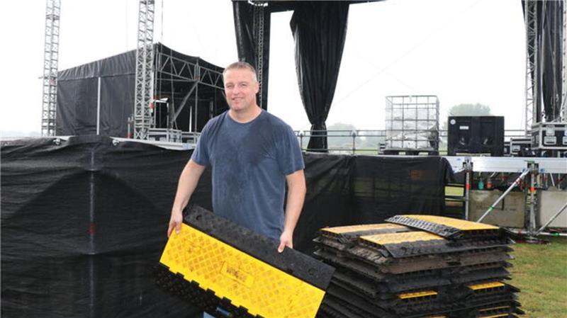 Veranstalter Tim Sieb: Kartenverkauf hat noch Luft nach oben Tim Sieb packt bei seinen Festivals immer selbst mit an.