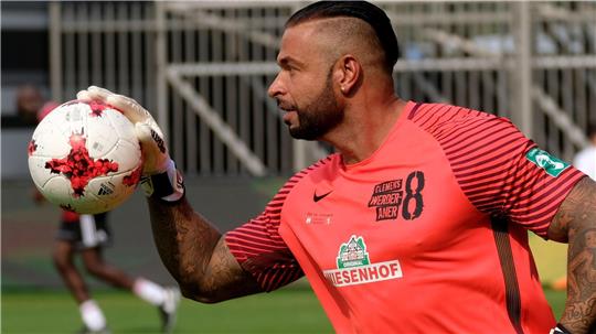 Tim Wiese und Werder Bremen - das passt wohl nicht mehr zusammen. Foto: Peter Steffen/dpa (Archiv)
