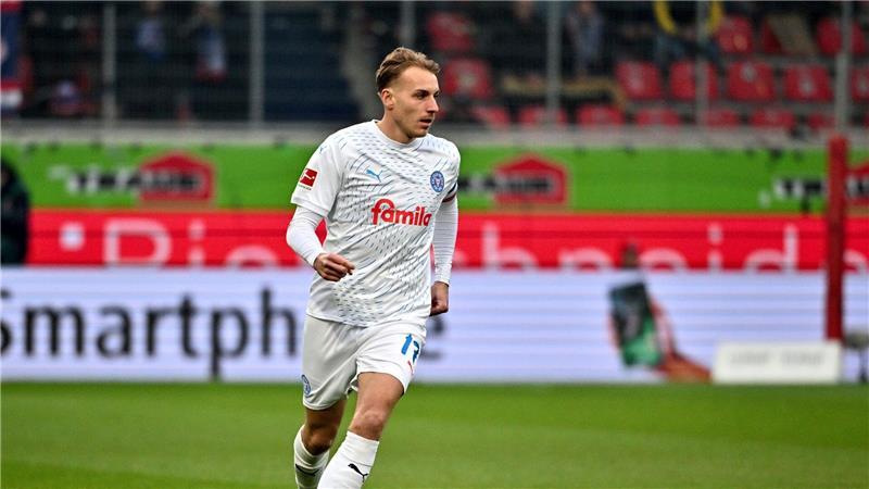 Timo Becker wechselt von Kiel zurück Schalke. 