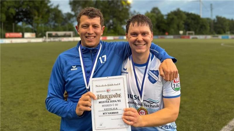 Die neugegründete Altherren-Mannschaft von Hammah zündet gleich den Turbo Timo Elfers und Tobias Jakob wurden mit dem MTV Hammah gleich im ersten Jahr nach Neugründung Meister in der Kreisliga.