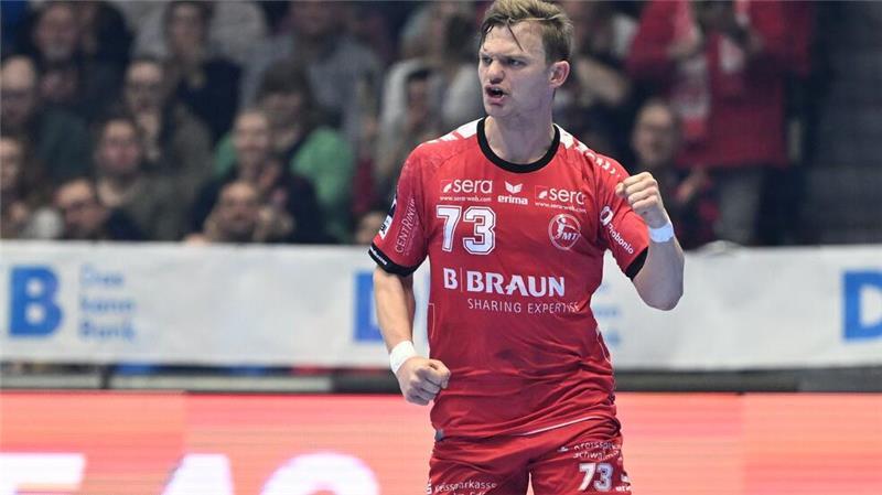 Melsungen geht als Spitzenreiter in die WM-Pause Timo Kastening und die MT Melsungen hatten die TSV Hannover-Burgdorf zu Gast.