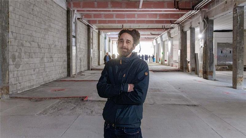 Musikclub „Gruenspan“ bekommt neues Zuhause in der Schanze Timur Börü, geschäftsführender Gesellschafter der Gruenspan GmbH, möchte seinen Gästen auch am neuen Standort neue Künstlerinnen und Künstler präsentieren.