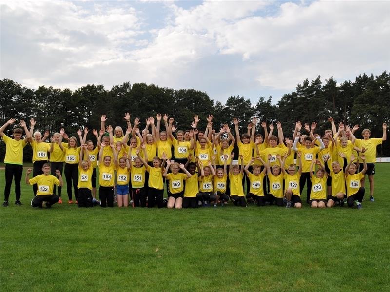 Titel verteidigt: Die U12- und U14-Leichtathleten aus dem Kreis Stade haben sich beim Kreisvergleich deutlich durchgesetzt.