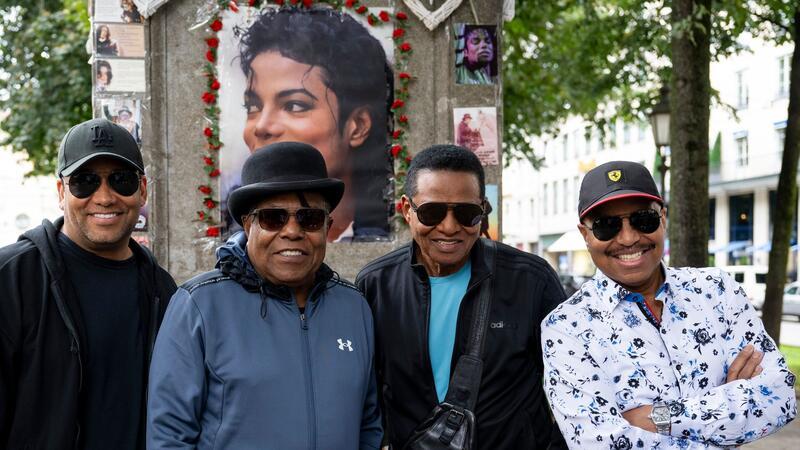 Michael Jacksons Bruder Tito mit 70 gestorben Tito Jackson (Zweiter von links) war mit seinen Brüdern Jackie und Marlon sowie seinem Sohn Taryll erst vor einer Woche in München. (Archivbild)
