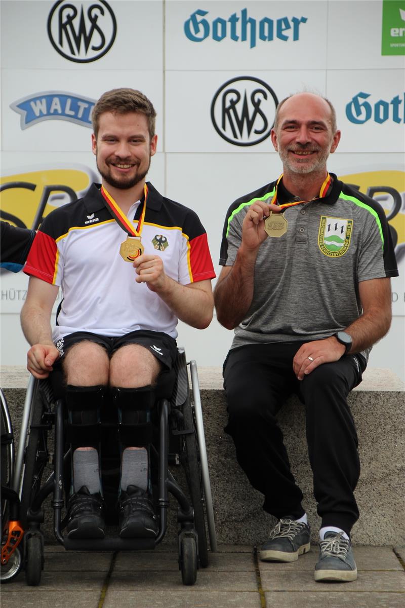 Medaillenflut zum DM-Abschluss für Stader Schützen Tjark Liestmann (links) und Stefan Reichelt waren die erfolgreichsten Schützen aus dem BSV Stade. Foto: BSV Stade (nomo)