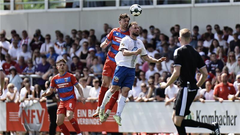 0:3 im Pokalfinale: SV D/A scheitert am SSV Jeddeloh Tjorve Mohr war gefragt in der Innenverteidigung. Das 0:1 konnte aber auch er nicht verhindern.